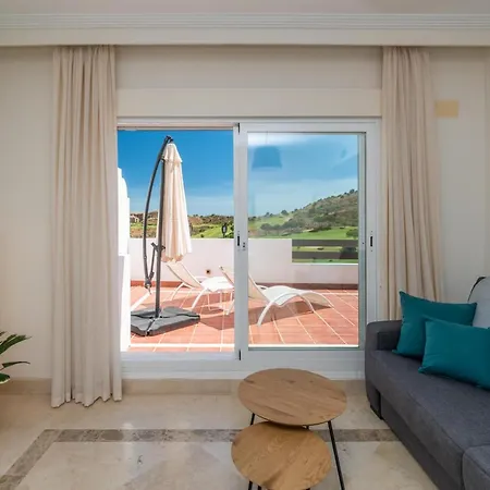 Stunning Frontline Golf - Pass The Keys Apartment